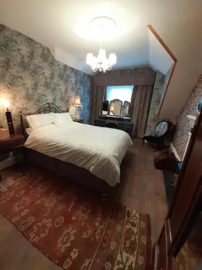 The Attic Apartment At Number 54 Ilfracombe Eksteriør billede